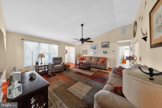402 MATTHEWS CIR, Milford, DE 19963