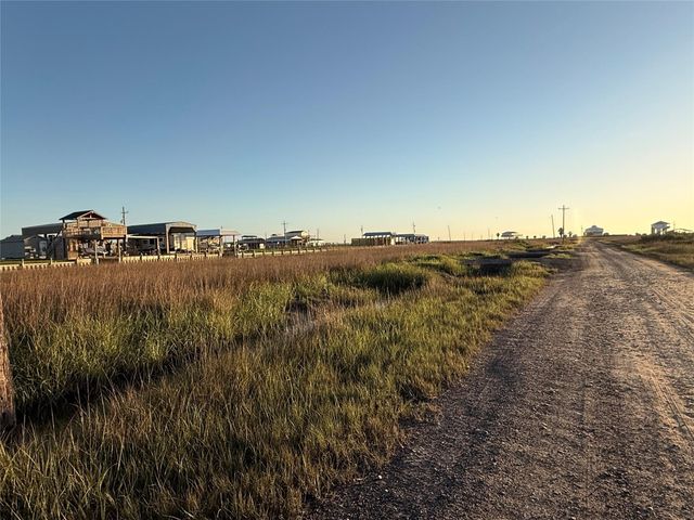 1112 Egret Point, Crystal Beach, TX 77650