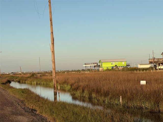 1112 Egret Point, Crystal Beach, TX 77650