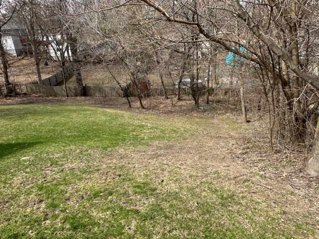 10 S Maple Avenue, Fox Lake, IL 60020