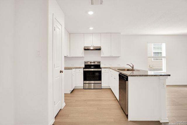 8038 Chanting Bend, San Antonio, TX 78223