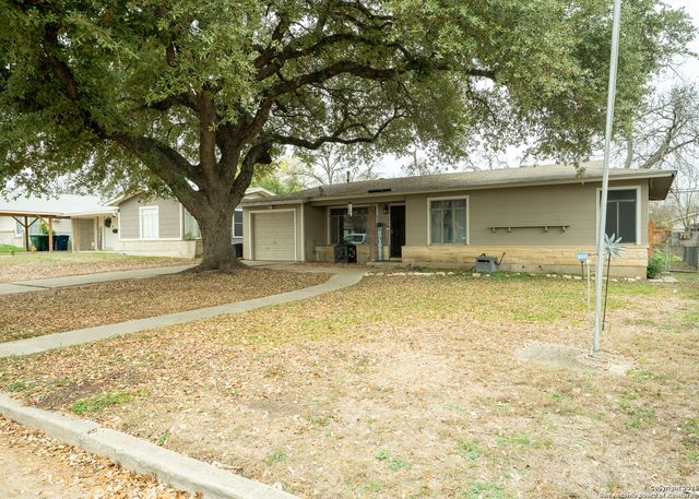 639 Edgebrook, San Antonio, TX 78213