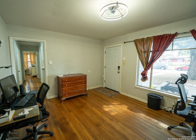 639 Edgebrook, San Antonio, TX 78213