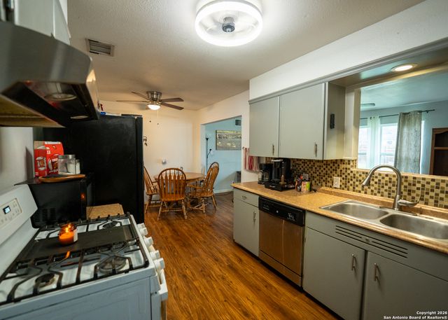 639 Edgebrook, San Antonio, TX 78213