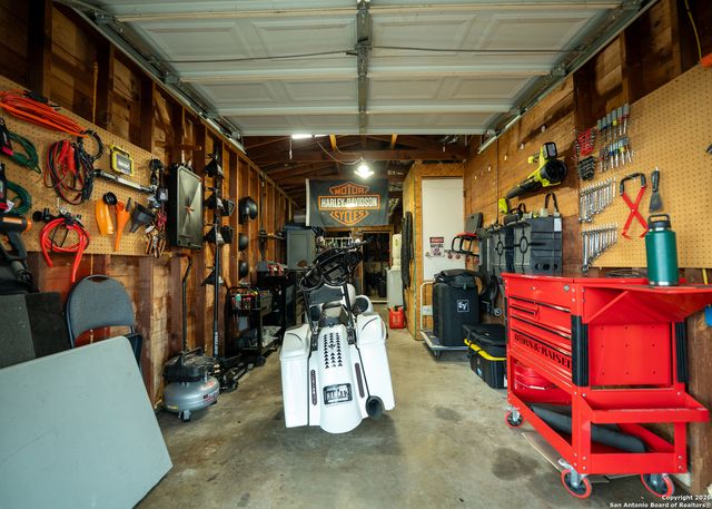 639 Edgebrook, San Antonio, TX 78213