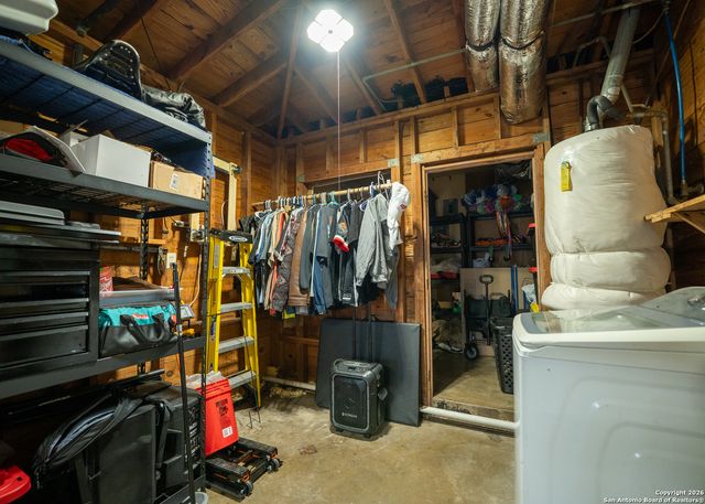 639 Edgebrook, San Antonio, TX 78213