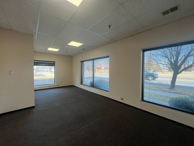 9944 S ROBERTS Road 108, Palos Hills, IL 60465