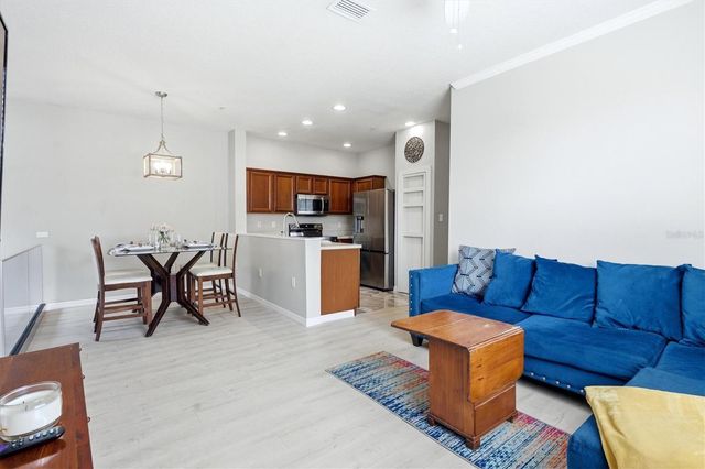 3825 PARKRIDGE CIRCLE 1-202, Sarasota, FL 34243