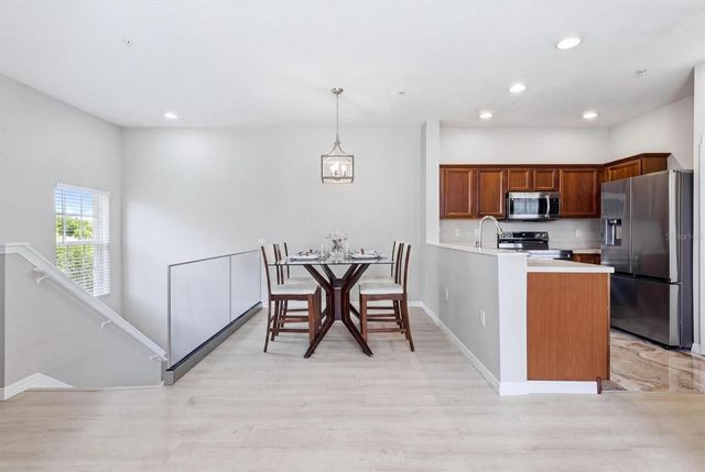 3825 PARKRIDGE CIRCLE 1-202, Sarasota, FL 34243