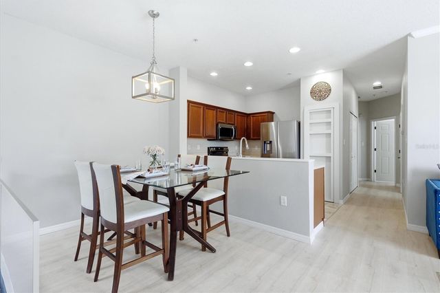 3825 PARKRIDGE CIRCLE 1-202, Sarasota, FL 34243