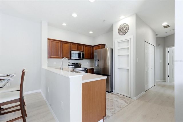 3825 PARKRIDGE CIRCLE 1-202, Sarasota, FL 34243