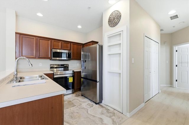 3825 PARKRIDGE CIRCLE 1-202, Sarasota, FL 34243