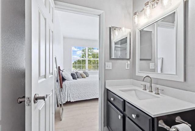 3825 PARKRIDGE CIRCLE 1-202, Sarasota, FL 34243