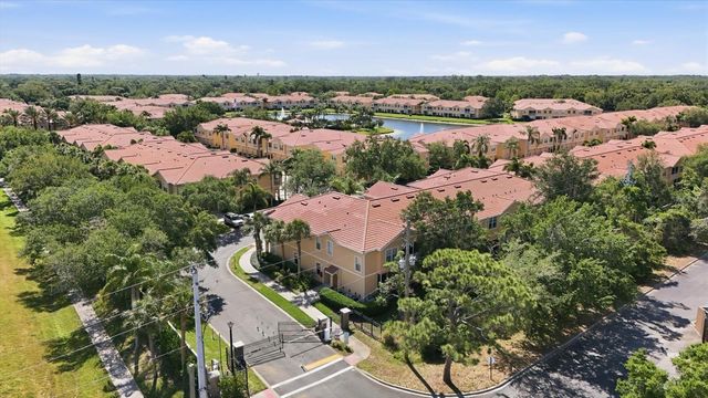 3825 PARKRIDGE CIRCLE 1-202, Sarasota, FL 34243