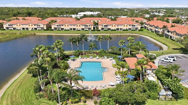 3825 PARKRIDGE CIRCLE 1-202, Sarasota, FL 34243