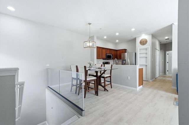 3825 PARKRIDGE CIRCLE 1-202, Sarasota, FL 34243