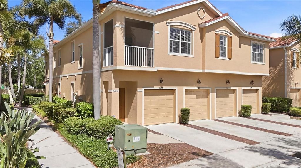 3825 PARKRIDGE CIRCLE 1-202, Sarasota, FL 34243