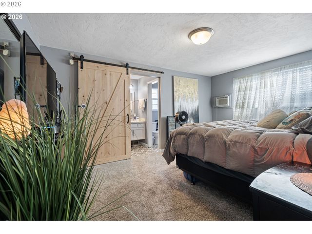 4559 SOUZA St, Eugene, OR 97402