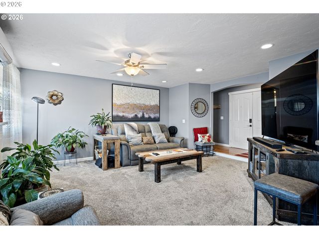 4559 SOUZA St, Eugene, OR 97402