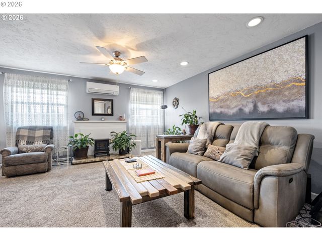 4559 SOUZA St, Eugene, OR 97402
