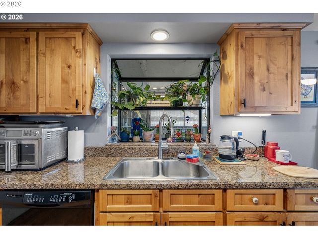4559 SOUZA St, Eugene, OR 97402
