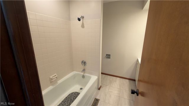 19224 Idlewood Trail, Strongsville, OH 44149