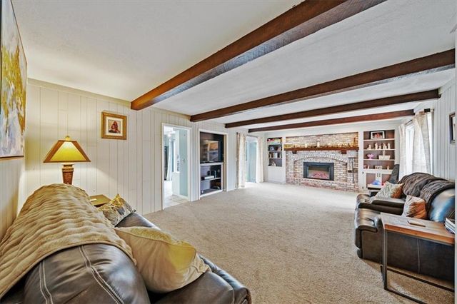 10219 Caenen Drive, Lenexa, KS 66215