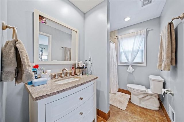 10219 Caenen Drive, Lenexa, KS 66215