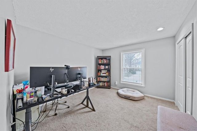 10219 Caenen Drive, Lenexa, KS 66215