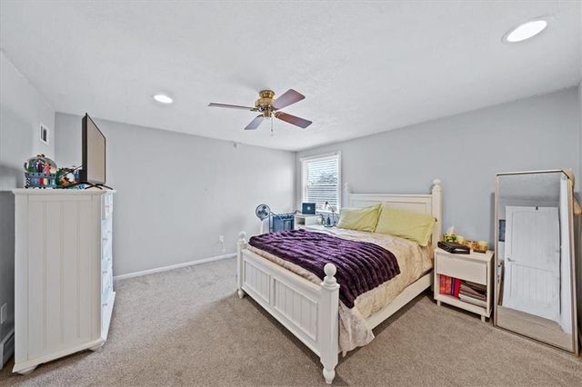 10219 Caenen Drive, Lenexa, KS 66215