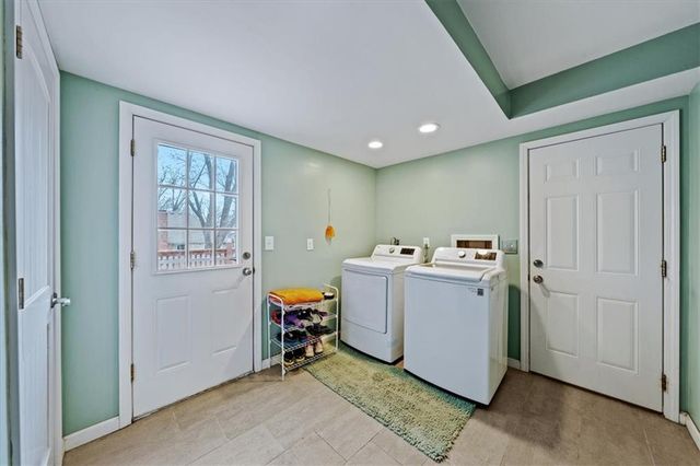 10219 Caenen Drive, Lenexa, KS 66215