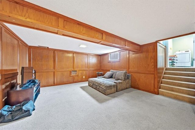 10219 Caenen Drive, Lenexa, KS 66215