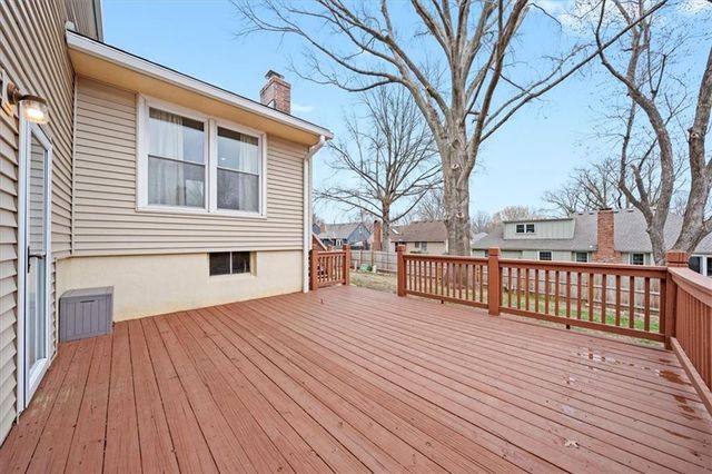 10219 Caenen Drive, Lenexa, KS 66215