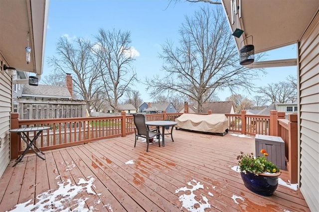 10219 Caenen Drive, Lenexa, KS 66215