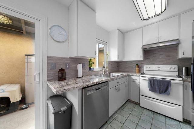 10366 Rochelle Ave, Santee, CA 92071