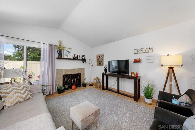 10366 Rochelle Ave, Santee, CA 92071