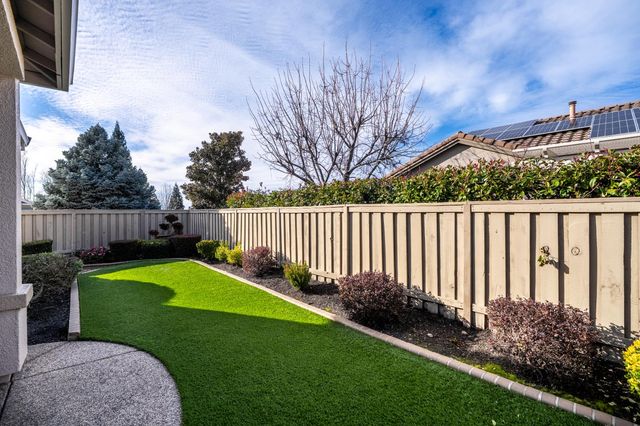 1888 Echo Ln, Lincoln, CA 95648