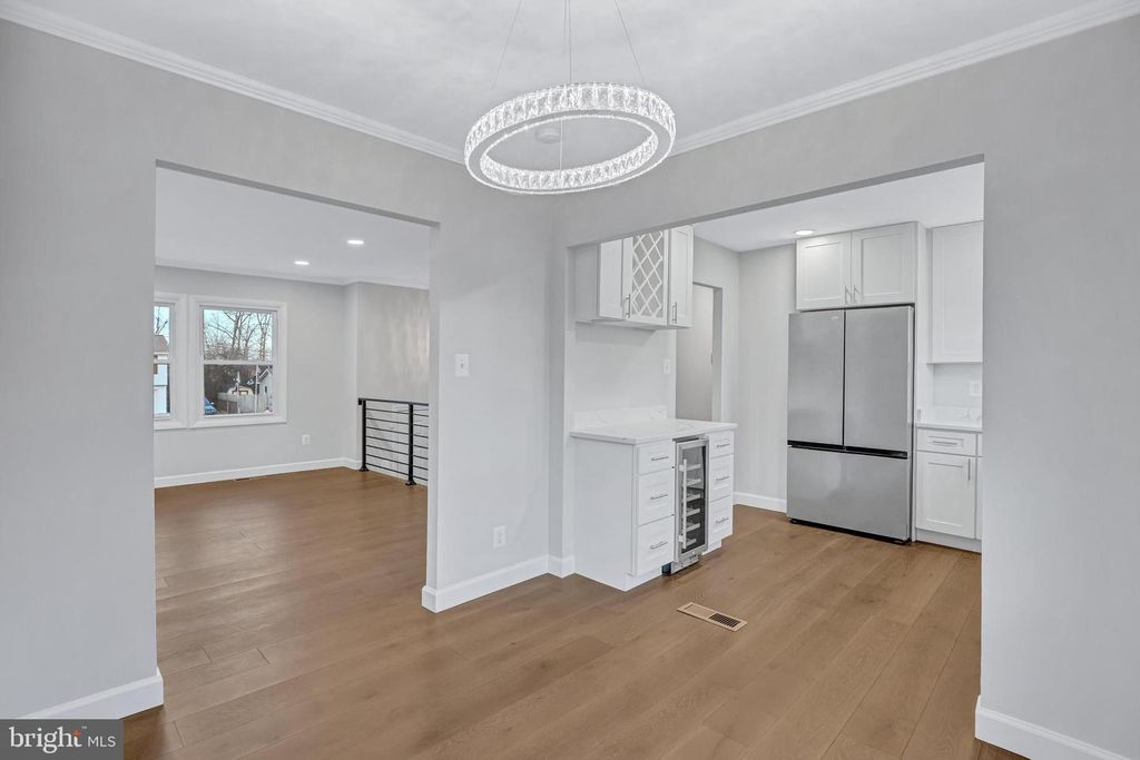 Image 11 of property listing at 879 COPLEY AVE, Waldorf, MD 20602