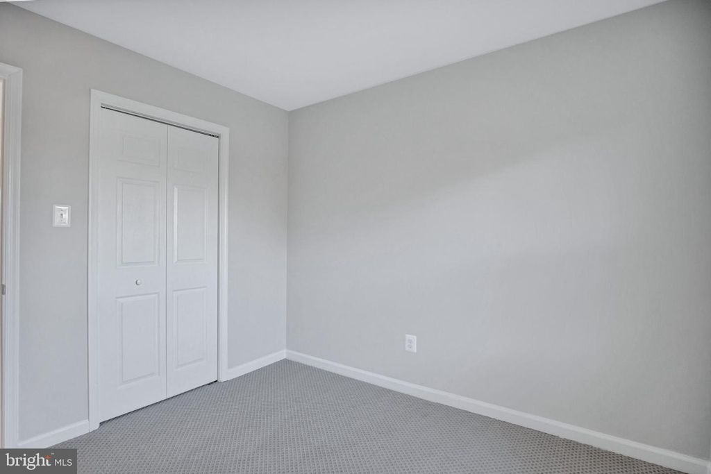 Image 15 of property listing at 879 COPLEY AVE, Waldorf, MD 20602