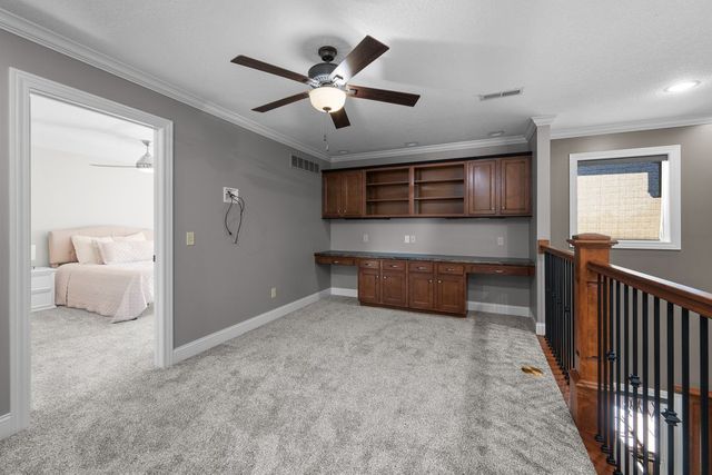 852 STONEBRIDGE Circle, Eldridge, IA 52748