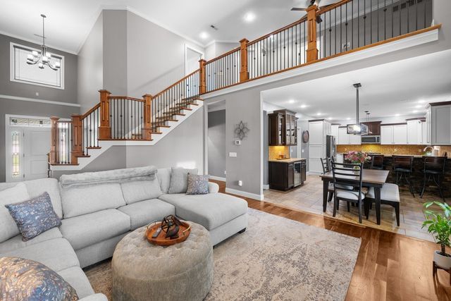 852 STONEBRIDGE Circle, Eldridge, IA 52748