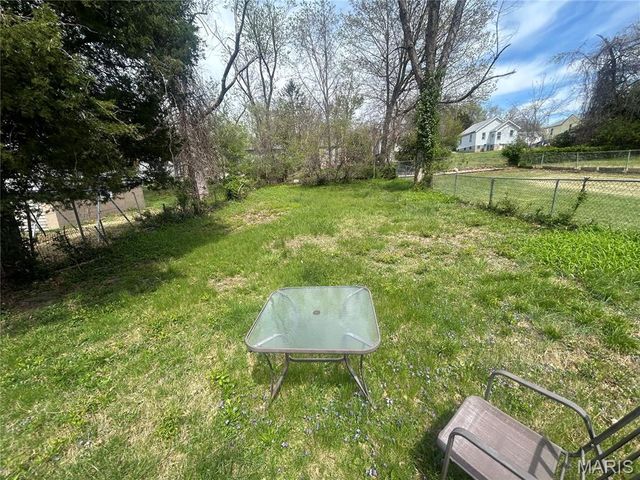 7027 Dawson Place, St Louis, MO 63136