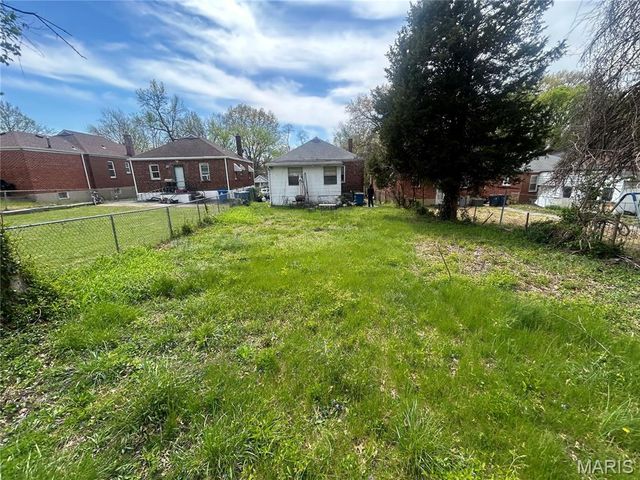 7027 Dawson Place, St Louis, MO 63136