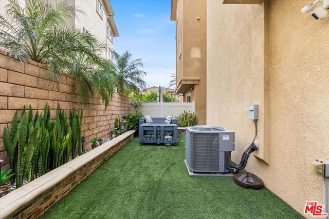 11926 Olive Glen Lane, Los Angeles, CA 90047