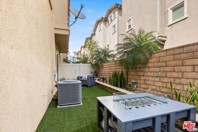 11926 Olive Glen Lane, Los Angeles, CA 90047