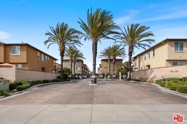 11926 Olive Glen Lane, Los Angeles, CA 90047