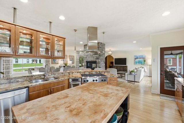 3419 Mt Rainier Dr, Louisville, KY 40241
