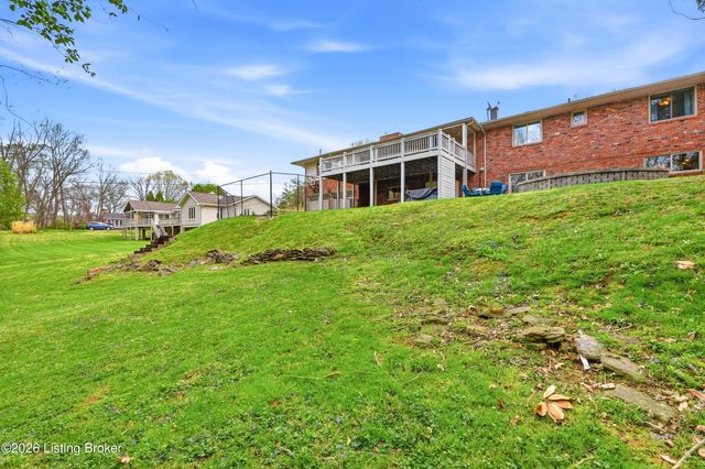 3419 Mt Rainier Dr, Louisville, KY 40241