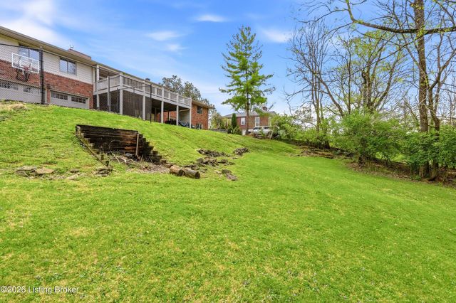 3419 Mt Rainier Dr, Louisville, KY 40241