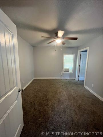 807 N Ridgeway Street, Sapulpa, OK 74066